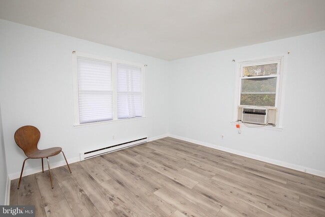 Photo - 129 S Main St Unidad A