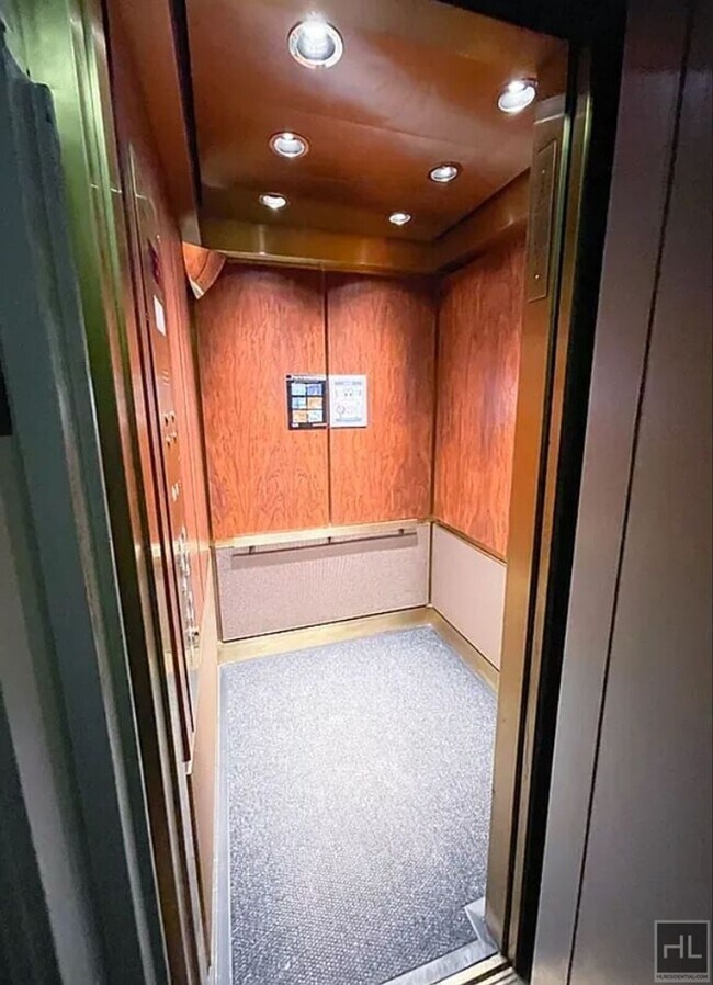 Photo - E 84 ST, Avail 9/17 - Inexpensive Studio a... Unidad 1M