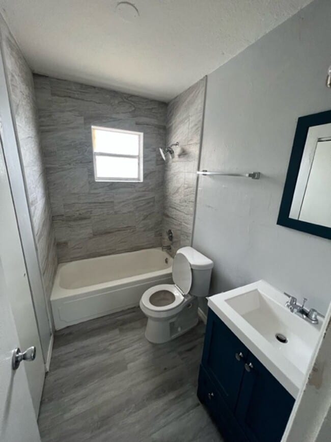13104-13108 Leisure Wood Pl