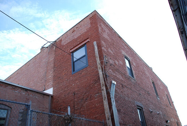 Photo - 431 W Walnut St