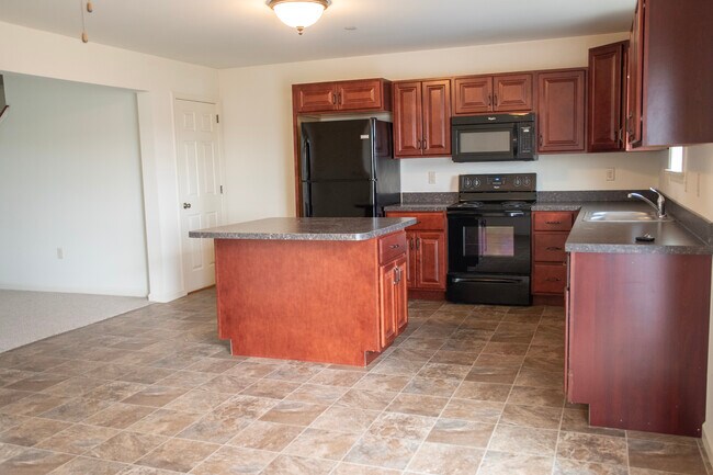 Photo - 320 Meadow View Dr