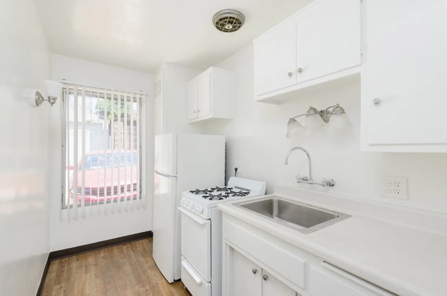 Building Photo - Studio6 Unit 04 Rental