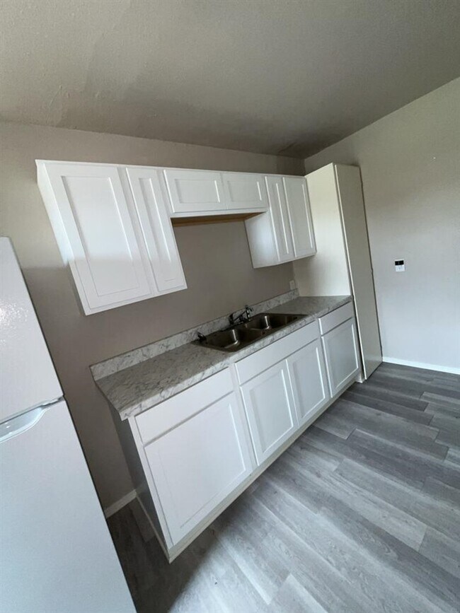 Photo - 1315 SW E Ave