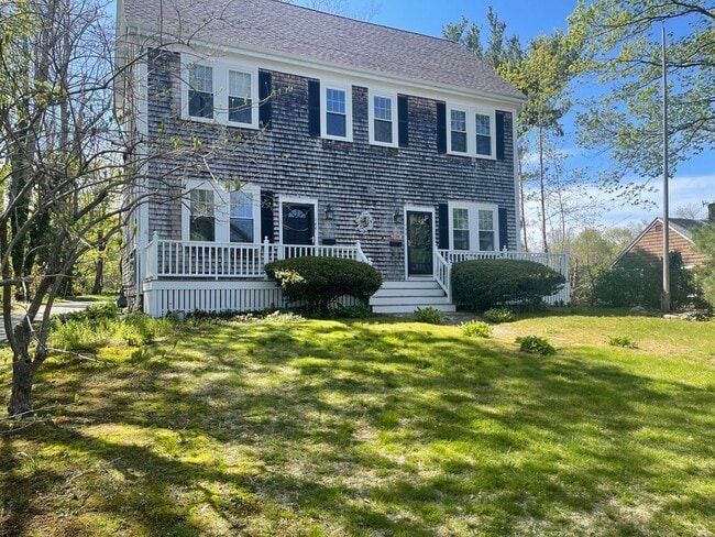 Building Photo - 144 Hollett St