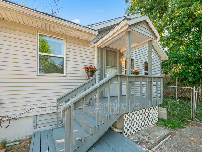 Photo - 1073 LaSalle Ave