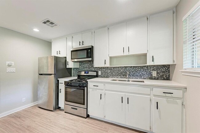 Photo - 1612 Elmhurst Dr