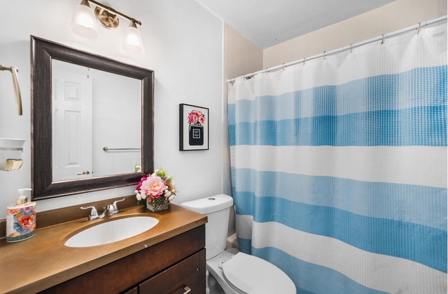 Photo - 795 SE 17th St