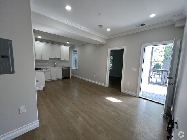 Building Photo - 15 Mount Hood Rd Unit 6 Rental