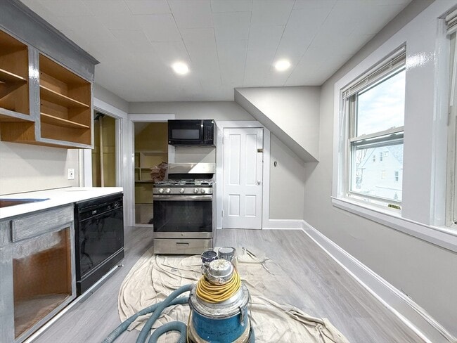 Photo - 173 Elm St Unit 2A