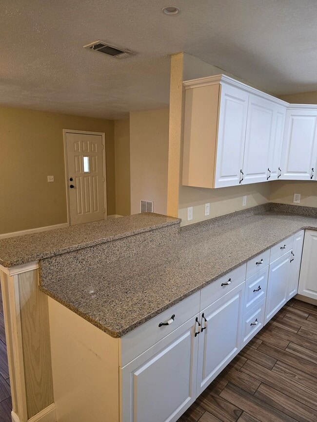 Photo - Gorgeous 3/2/1 on Large Property