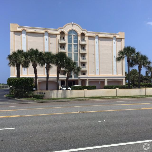 Building Photo - 735 N Hwy A1A Unit 301 Rental