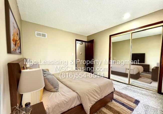 Photo - 215 NW Monroe St