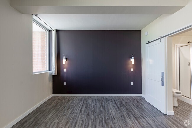 Studio - 266-495 SF