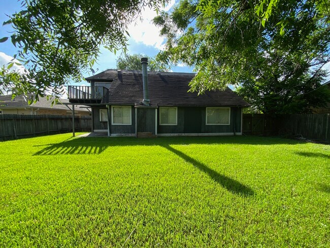 Photo - 16310 Setter Ct