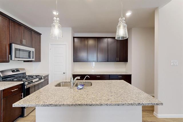 Photo - 417 Forsyth Dr