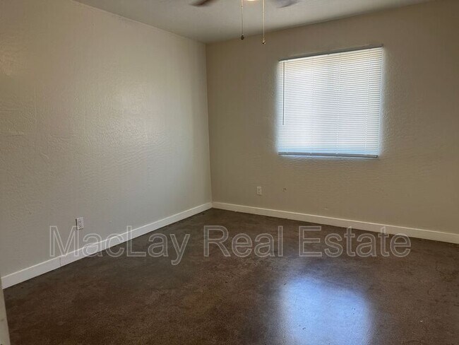 Photo - 2918 E Roeser Rd Unit 2