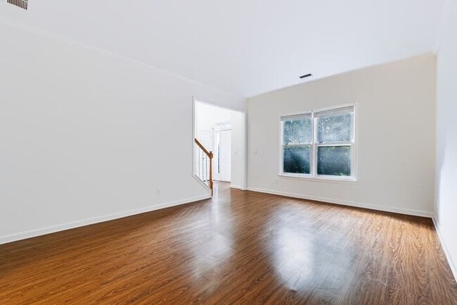 Photo - 3165 Maple Terrace Dr