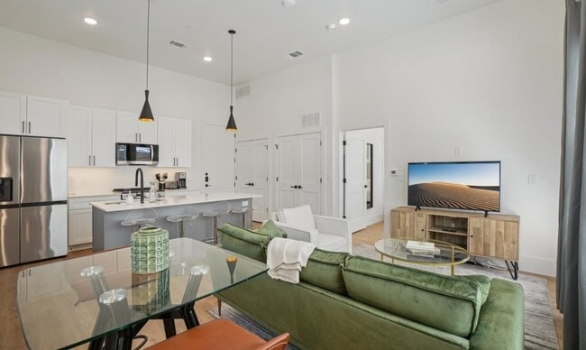 Photo - 6418 Maple Ave Unit 307