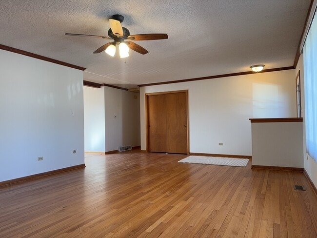 Photo - 580 N State St