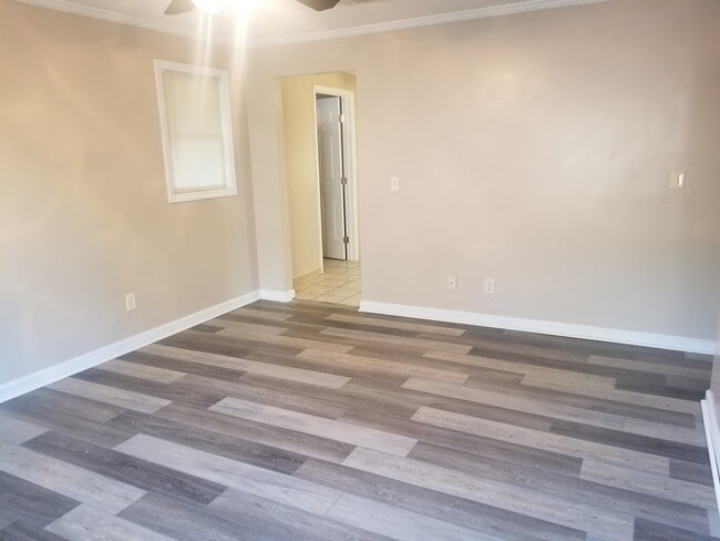 Photo - 206 Webb Rd