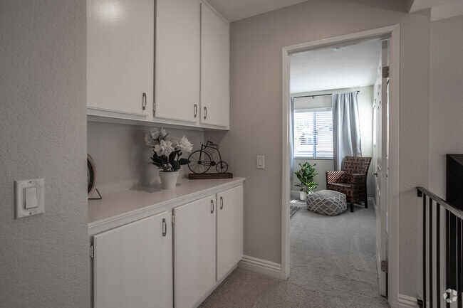 2BR, 2.5BA, -Loft - 1457 SF