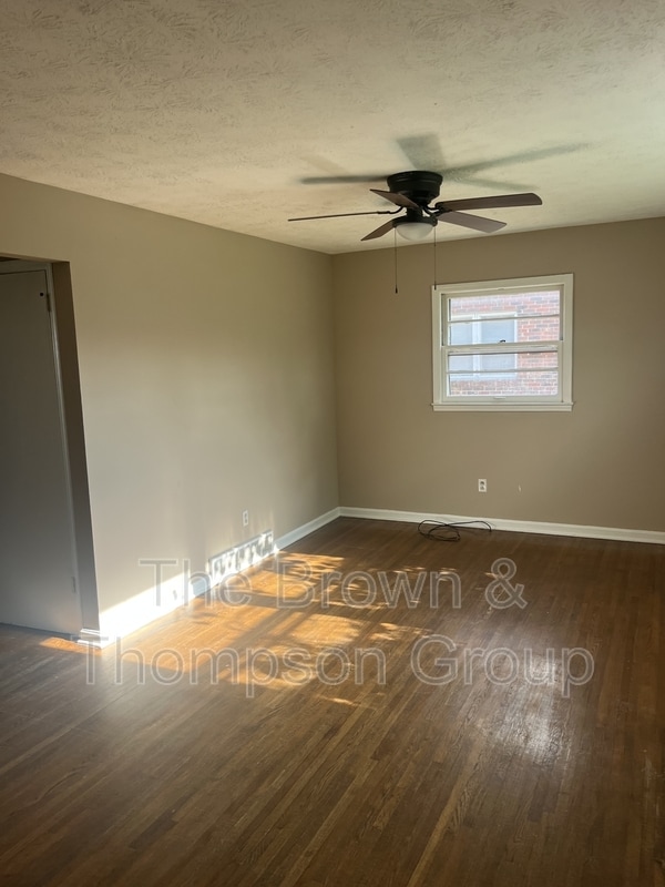 Photo - 356 Radcliffe Rd Unit B