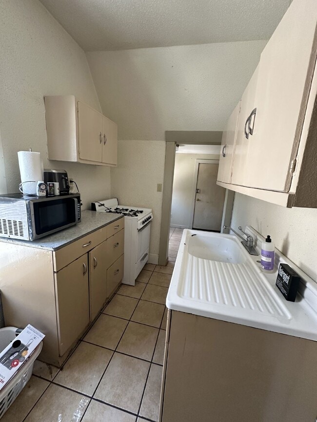 Photo - 3 Bed 1 Bath duplex close to UWEC!