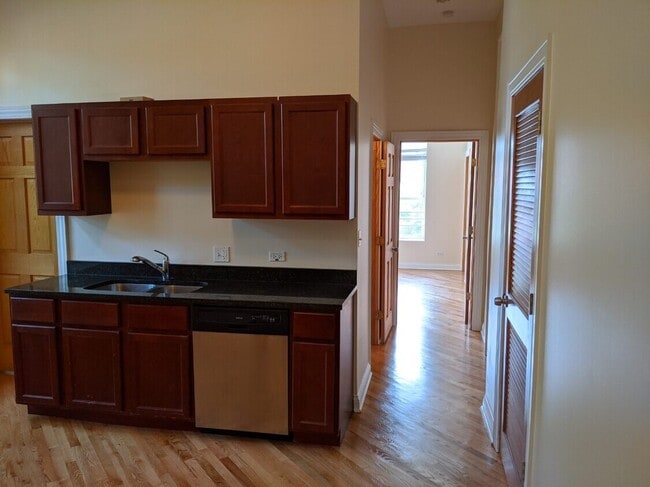 Photo - 1100 W Taylor St