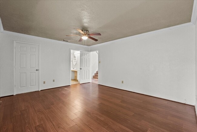 Photo - 430 Redway Ln