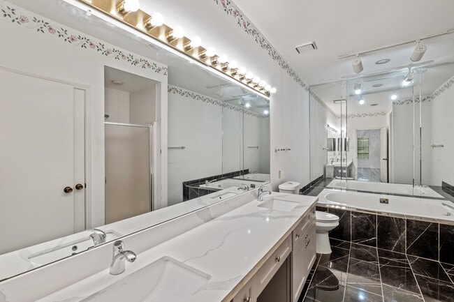 Building Photo - 3124 Holly Hall St Unit 3124