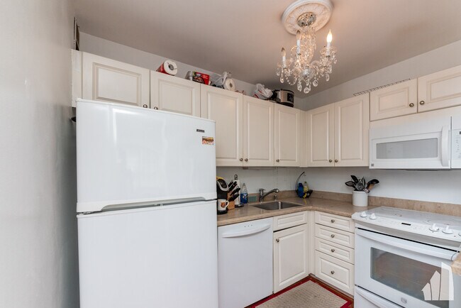 Photo - 33 E Cedar St Condo Unit 18A