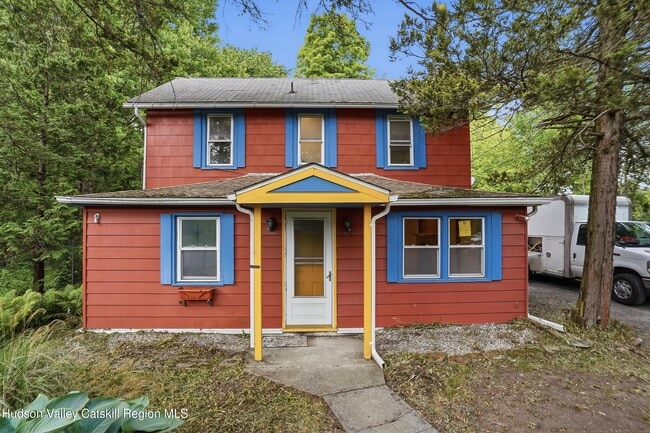 Building Photo - 872 NY-212
