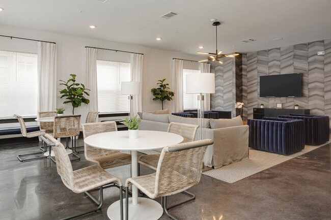 Radius at Donelson