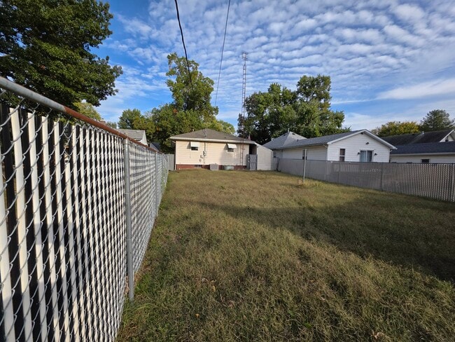 Photo - 4 bedroom HOUSE For RENT