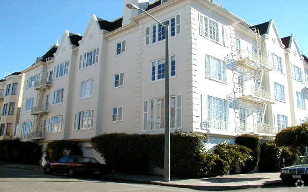 Photo - Marina Pierce Apartments