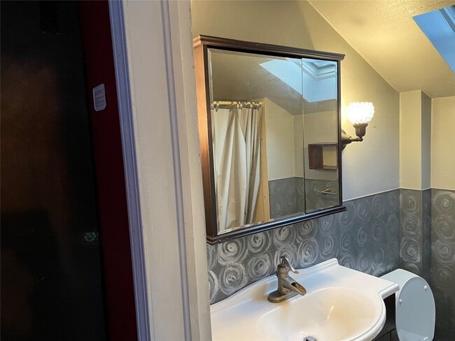 Photo - 504 Torrance Ave