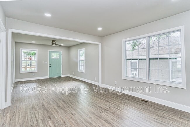 Photo - 115 Sterling St