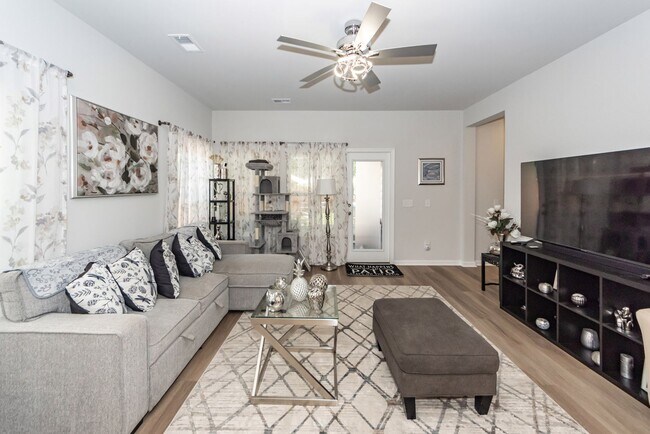 Photo - 3 Bedroom, 2 Bathroom Home in Sweetgrass - Summerville