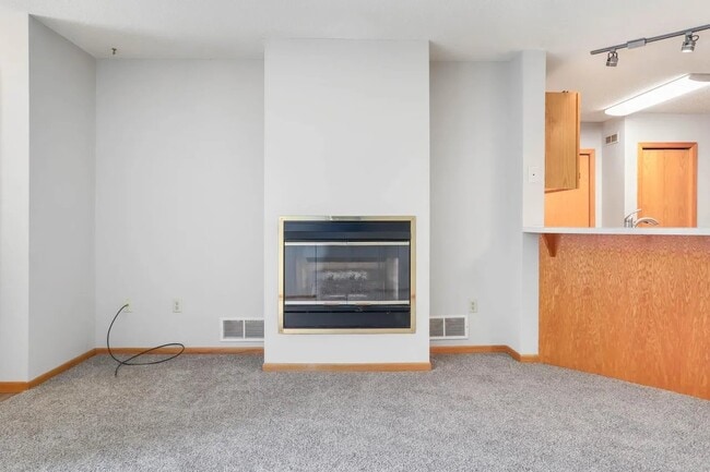 Photo - 9936 Fillmore St NE
