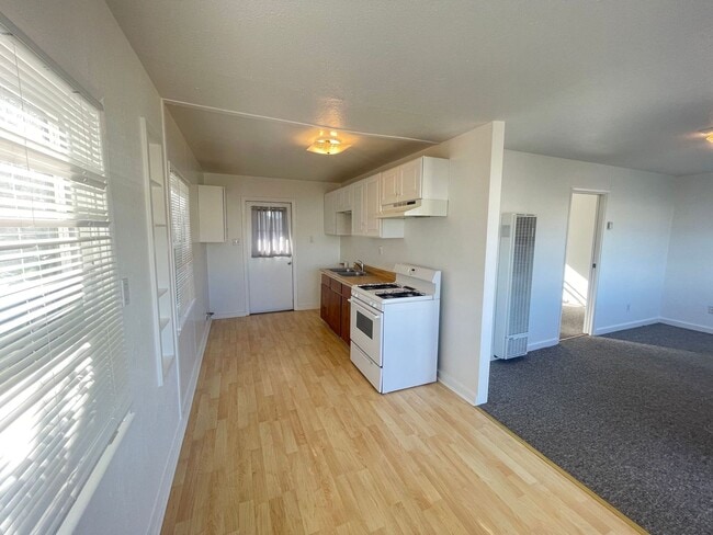 Photo - 1324 Longbranch Ave