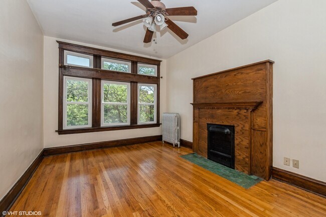 Photo - 4732 S St Lawrence Ave Unit 3