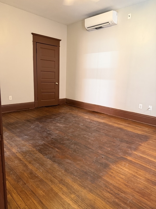 Photo - 604 W 3rd St Unit 4B