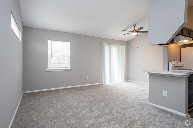 1BR, 1BA - 550SF