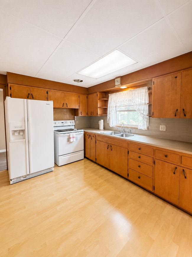 Photo - 203 E Campbell St