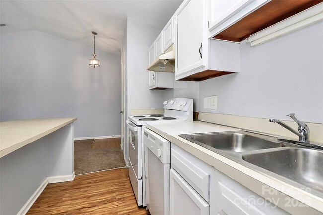 Photo - 6146 Meadow Rose Ln
