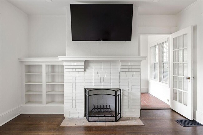 Photo - 1047 Greencove Ave NE