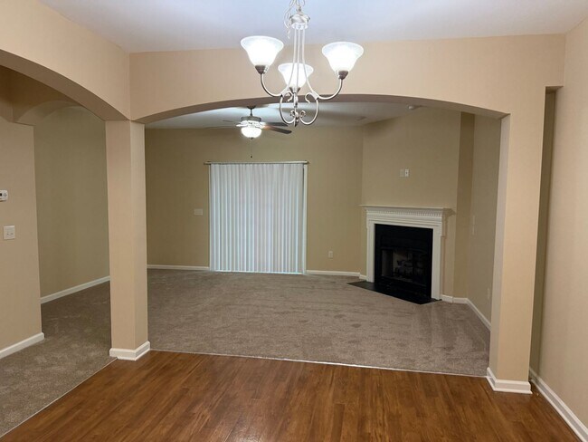 Photo - Gorgeous 3br/2.5 bath Townhome
