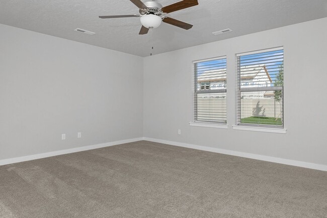 Photo - 3 Bed 2.5 Bath + Loft & Office located in the Greyhawk Subdivision