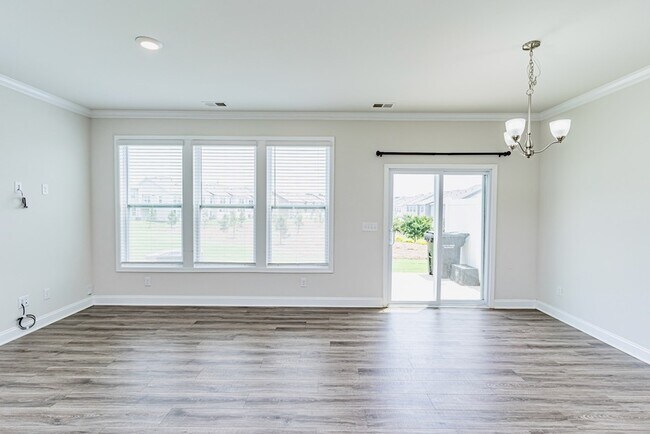 Photo - 412 Yellow Fox Rd