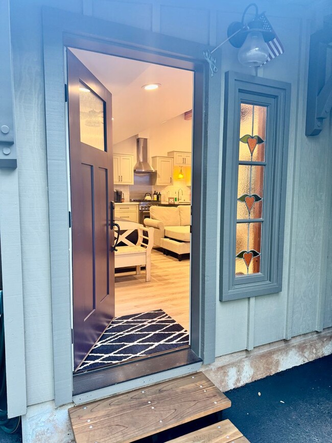 Photo - Immaculate Designer Furnished Studio in Country close to Town (Auburn, CA)